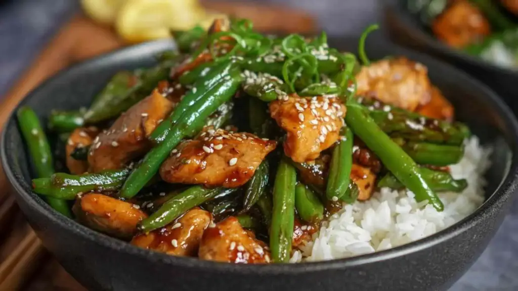 crispy green bean and chicken stir fry - featured image