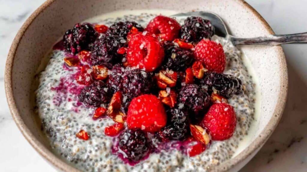 fresh overnight oats with mixed berries - featured image